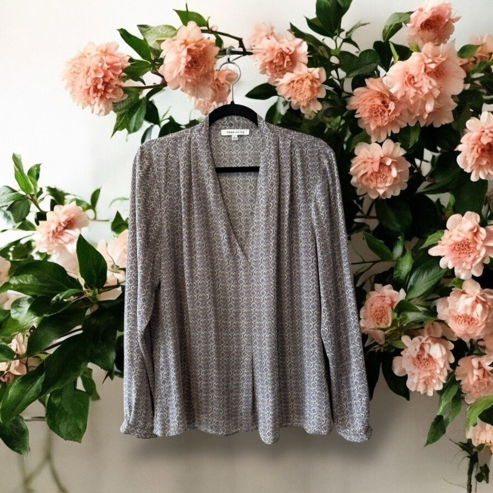 Rose & Olive Grey Geometric Print Top